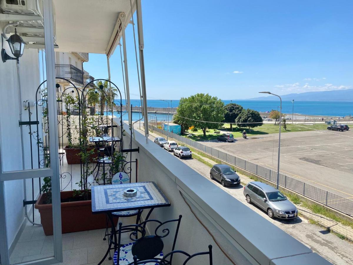 B E B Le Terrazze Sul Mare Bed and Breakfast Καταντζάρο Εξωτερικό φωτογραφία