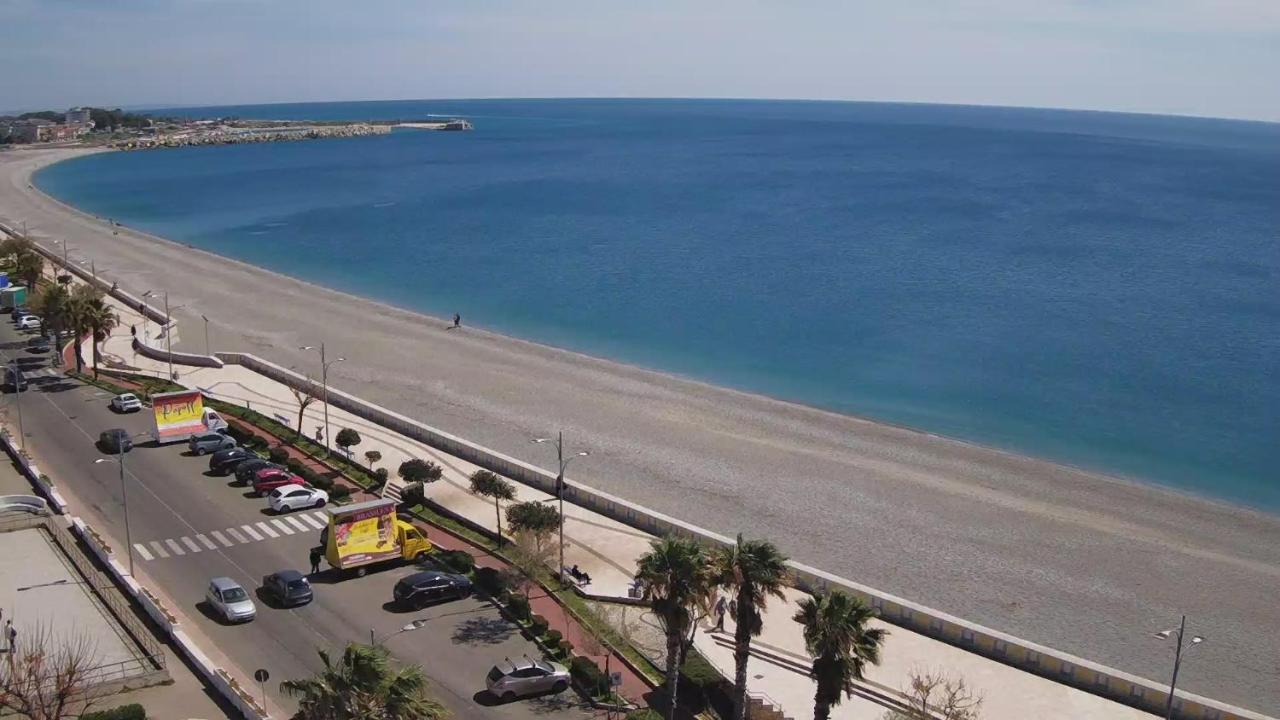 B E B Le Terrazze Sul Mare Bed and Breakfast Καταντζάρο Εξωτερικό φωτογραφία